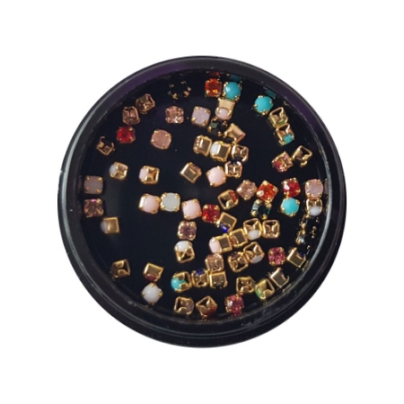 دیزاین ناخن نگینی هرلیچ