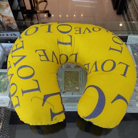 بالش دور گردنی 