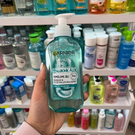 ژل شستشوی صورت آلوئه ورا و هیالورونیک اسید گارنیر	